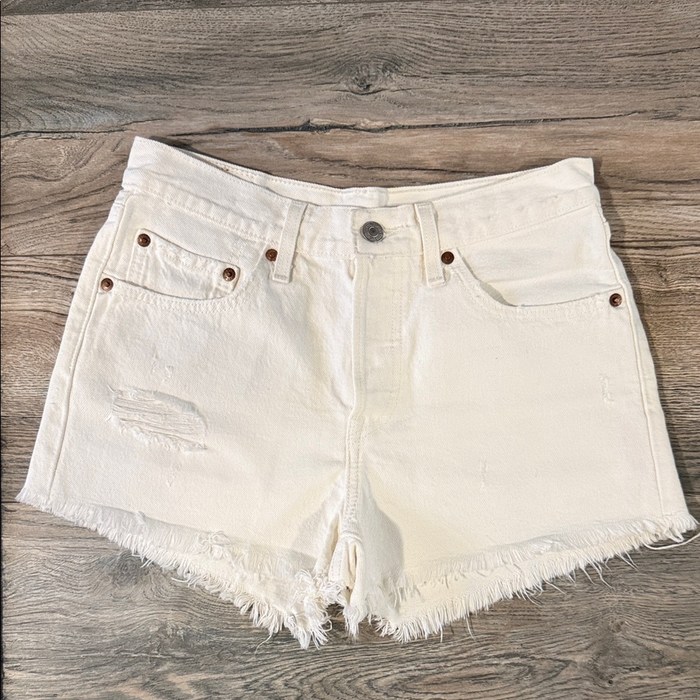 Levi’s 501 white denim Shorts - Picture 2 of 13